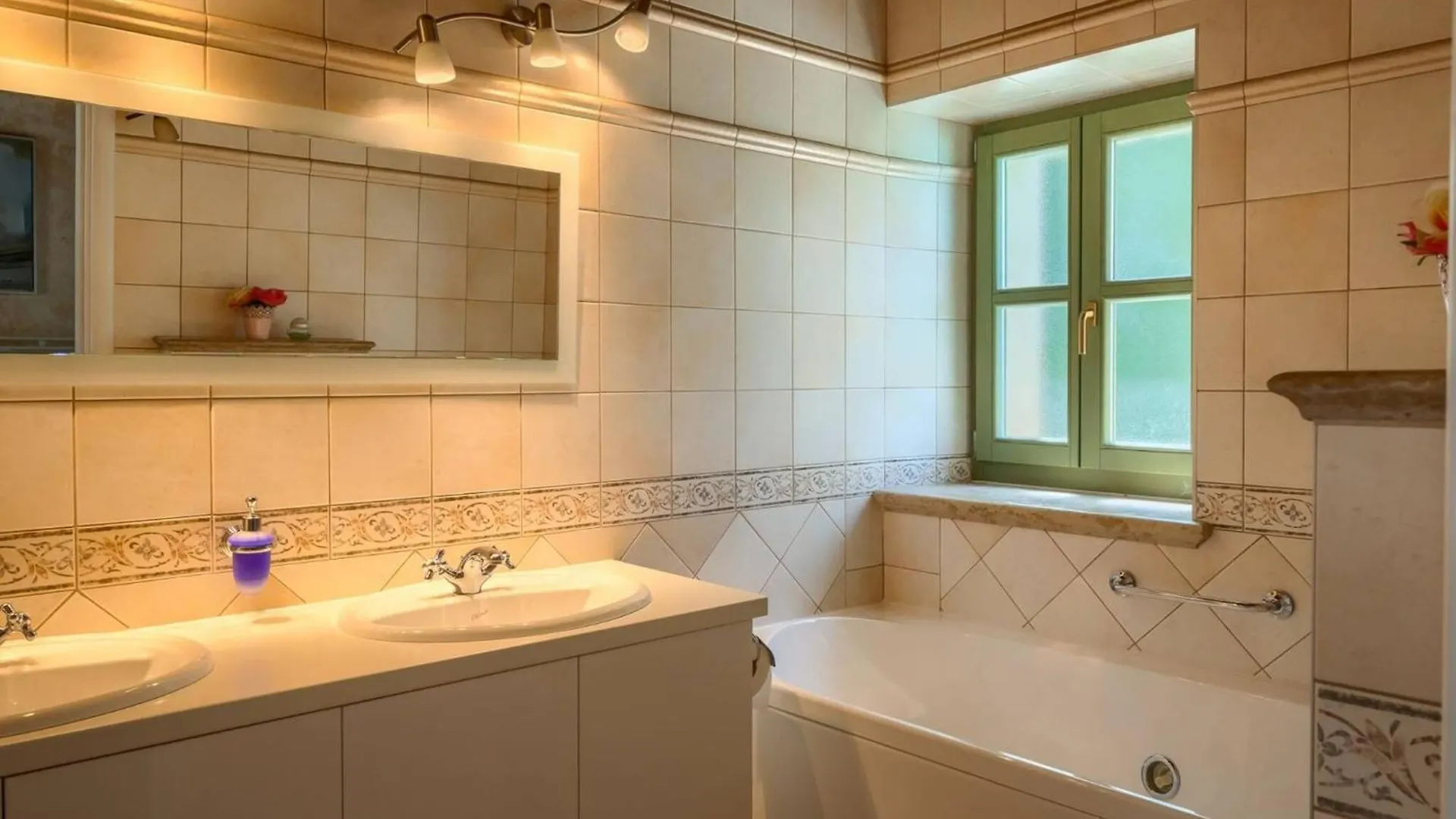 Rustic Villa Zvonar With Pool In Motovun Rakotule