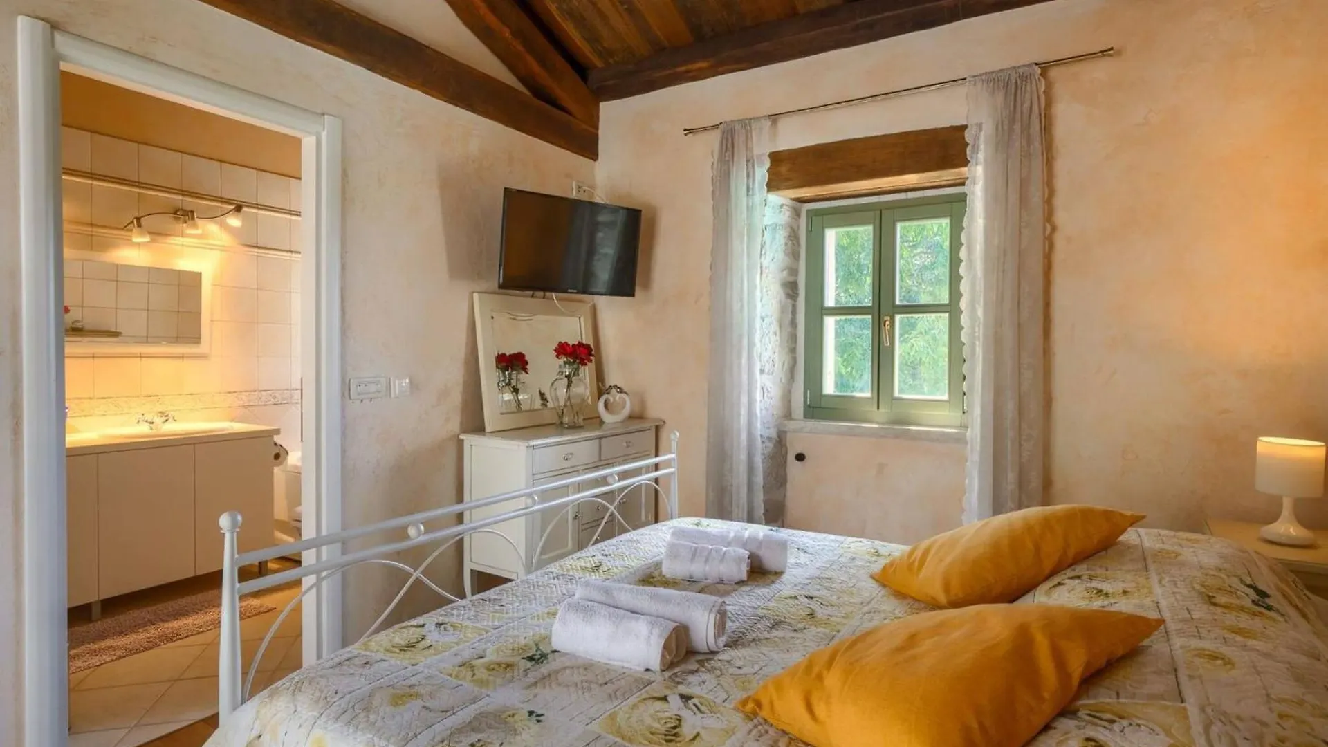Rustic Villa Zvonar With Pool In Motovun Rakotule Croatia