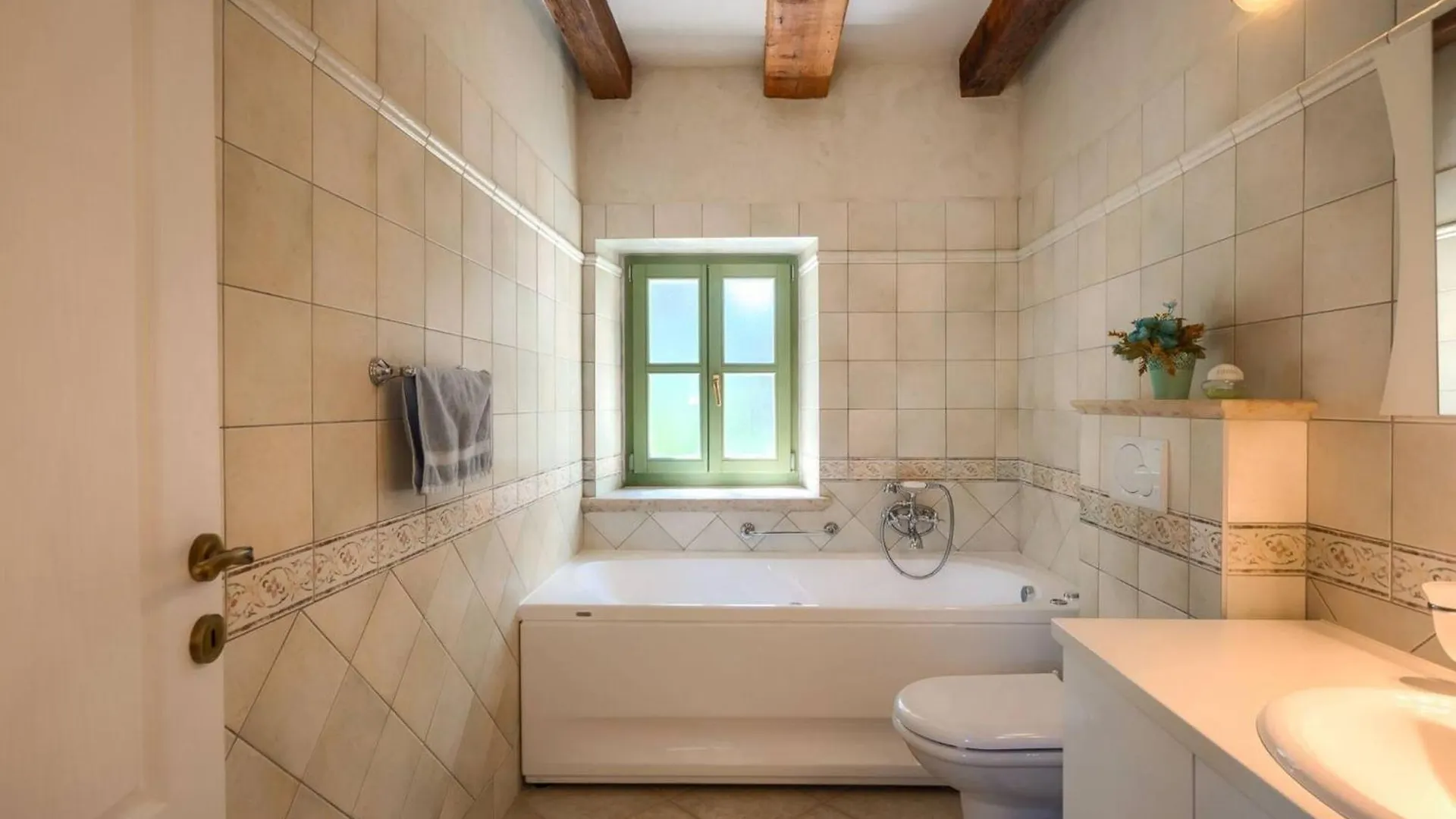 Rustic Villa Zvonar With Pool In Motovun Rakotule