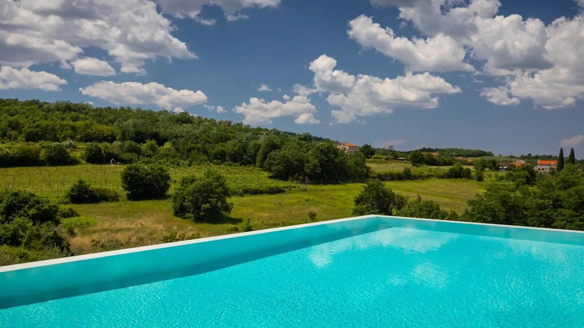 Rustic Villa Zvonar With Pool In Motovun Rakotule