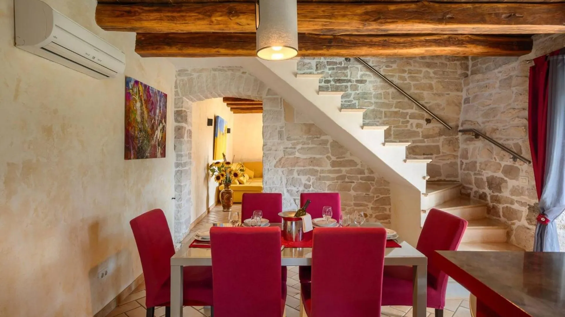 Rustic Villa Zvonar With Pool In Motovun Rakotule