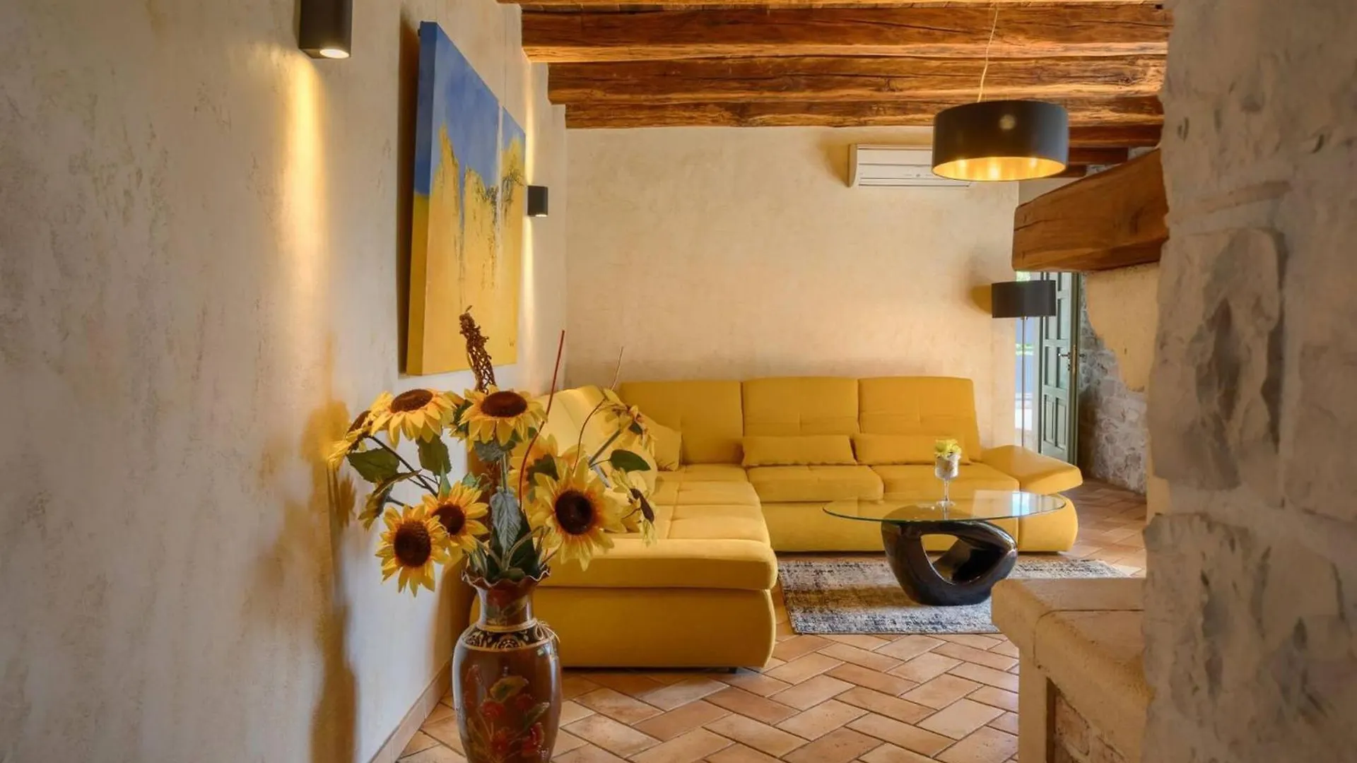 Rustic Villa Zvonar With Pool In Motovun Rakotule